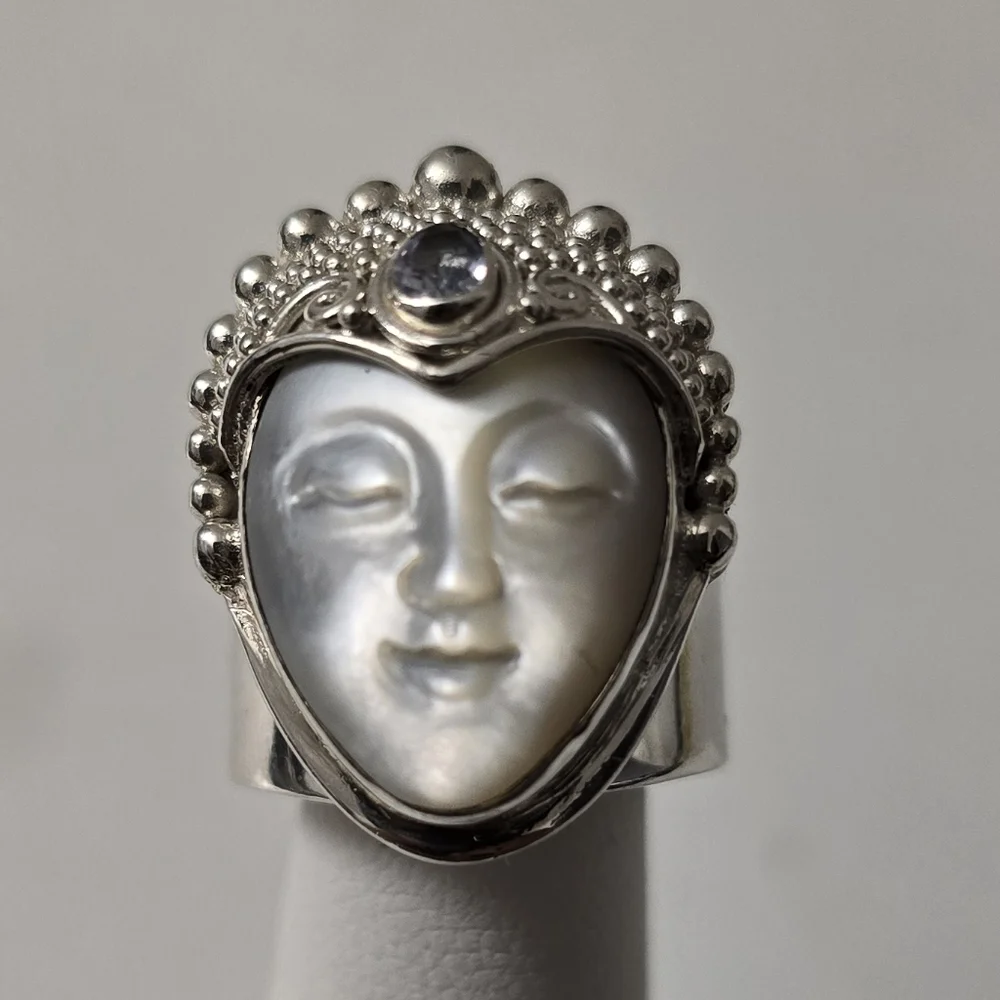 Sajen Sterling Silver 925 MOP Moon Face Ring
